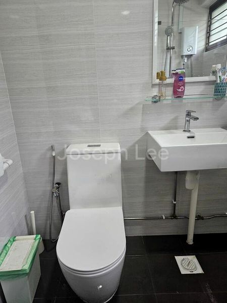 Room (HDB) for Rent in  124 Pasir Ris Street 11 - Image 1